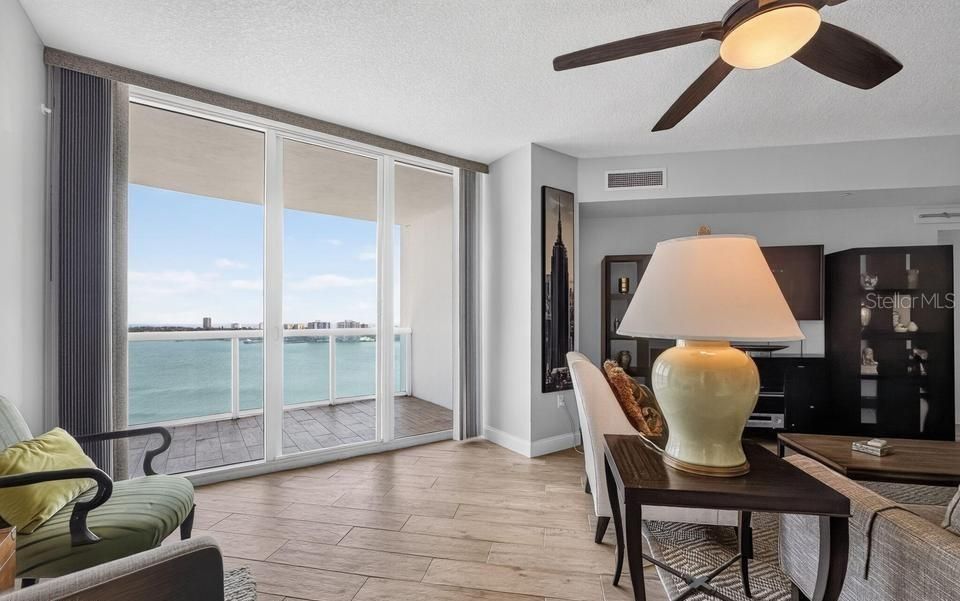 For Sale: $359,900 (2 beds, 2 baths, 1689 Square Feet)