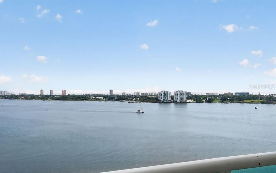 For Sale: $359,900 (2 beds, 2 baths, 1689 Square Feet)