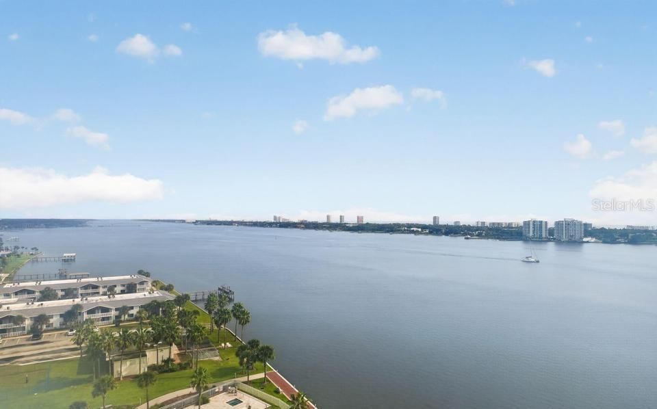For Sale: $359,900 (2 beds, 2 baths, 1689 Square Feet)