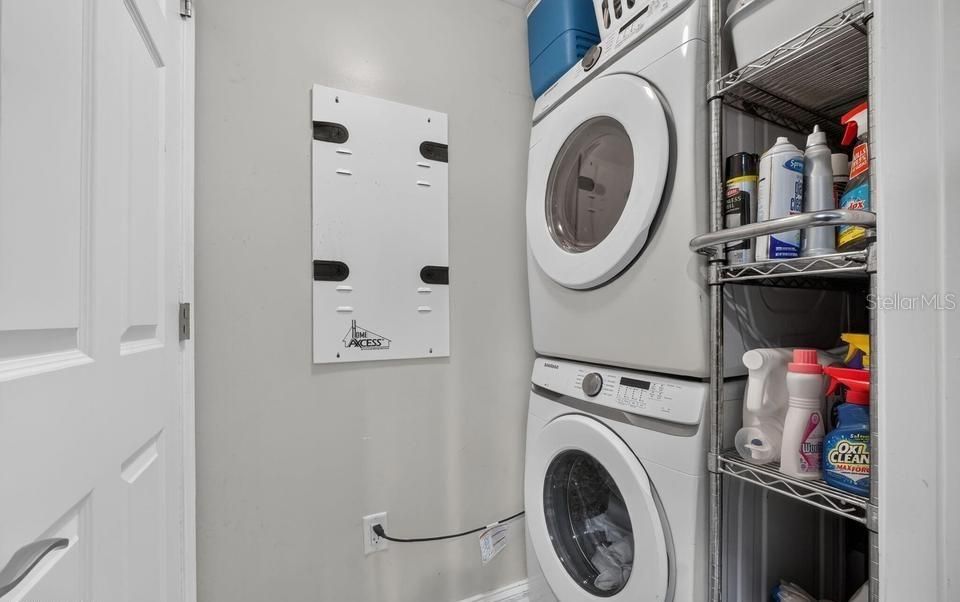 For Sale: $359,900 (2 beds, 2 baths, 1689 Square Feet)
