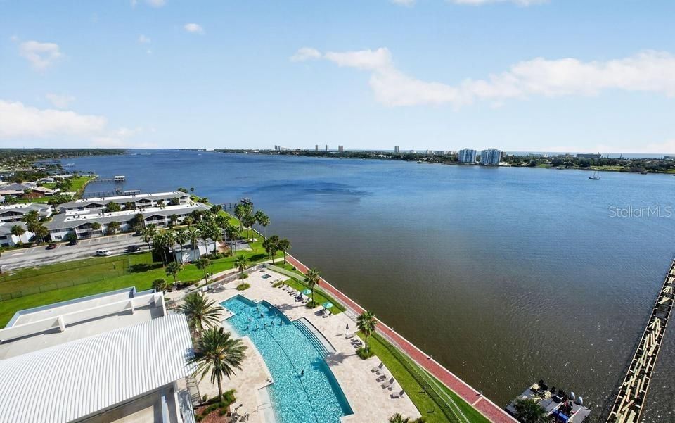 For Sale: $359,900 (2 beds, 2 baths, 1689 Square Feet)