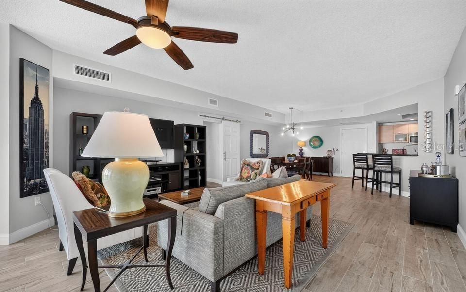 For Sale: $359,900 (2 beds, 2 baths, 1689 Square Feet)