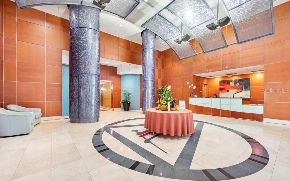 For Sale: $359,900 (2 beds, 2 baths, 1689 Square Feet)