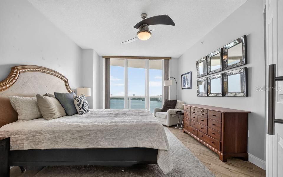 For Sale: $359,900 (2 beds, 2 baths, 1689 Square Feet)