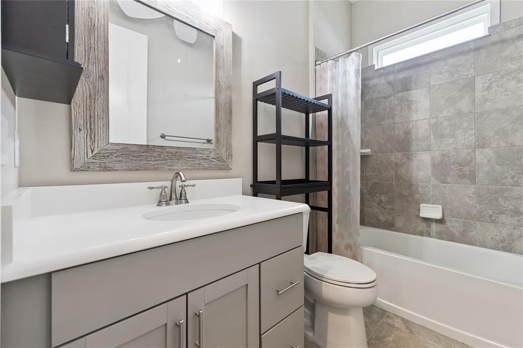 En Venta: $645,900 (3 camas, 2 baños, 2107 Pies cuadrados)