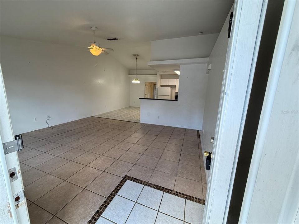 For Rent: $1,300 (2 beds, 2 baths, 2496 Square Feet)