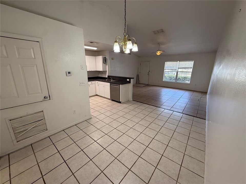 For Rent: $1,300 (2 beds, 2 baths, 2496 Square Feet)