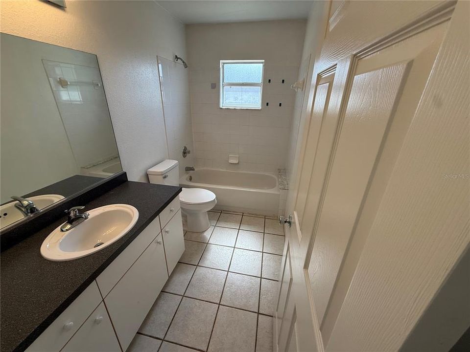 For Rent: $1,300 (2 beds, 2 baths, 2496 Square Feet)