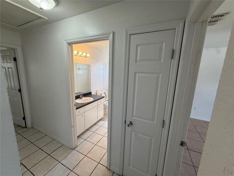 For Rent: $1,300 (2 beds, 2 baths, 2496 Square Feet)
