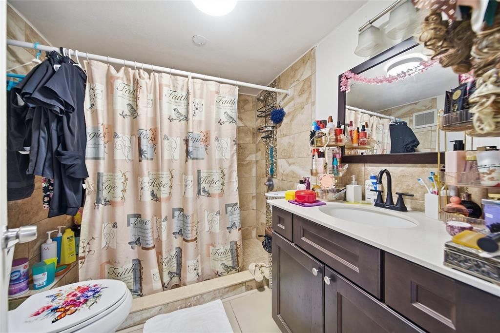 Active With Contract: $449,999 (4 beds, 3 baths, 1580 Square Feet)