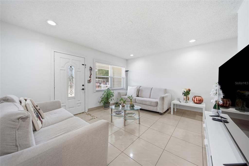Active With Contract: $449,999 (4 beds, 3 baths, 1580 Square Feet)