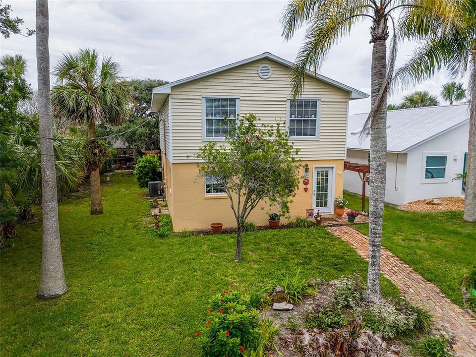 For Sale: $499,900 (3 beds, 3 baths, 1672 Square Feet)