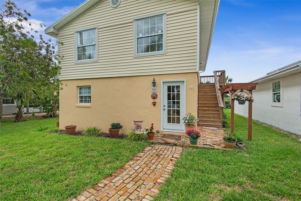 For Sale: $499,900 (3 beds, 3 baths, 1672 Square Feet)