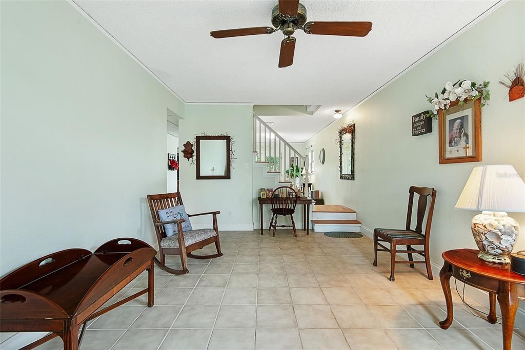 For Sale: $499,900 (3 beds, 3 baths, 1672 Square Feet)