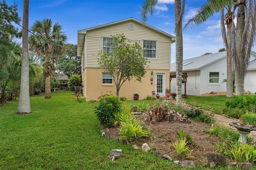 For Sale: $499,900 (3 beds, 3 baths, 1672 Square Feet)