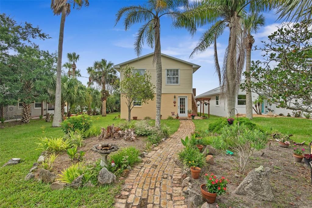 For Sale: $499,900 (3 beds, 3 baths, 1672 Square Feet)