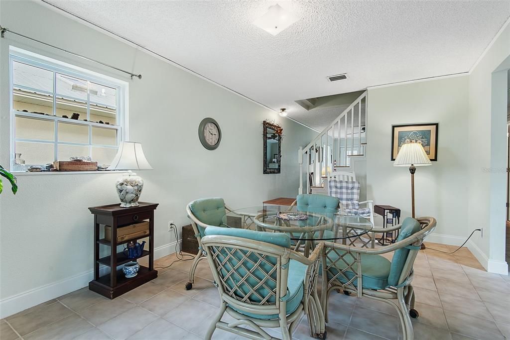 For Sale: $499,900 (3 beds, 3 baths, 1672 Square Feet)