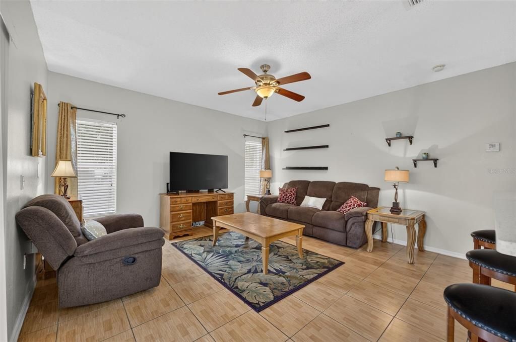 Active With Contract: $269,000 (3 beds, 2 baths, 1609 Square Feet)
