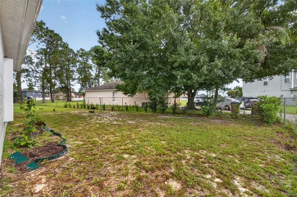 Active With Contract: $269,000 (3 beds, 2 baths, 1609 Square Feet)