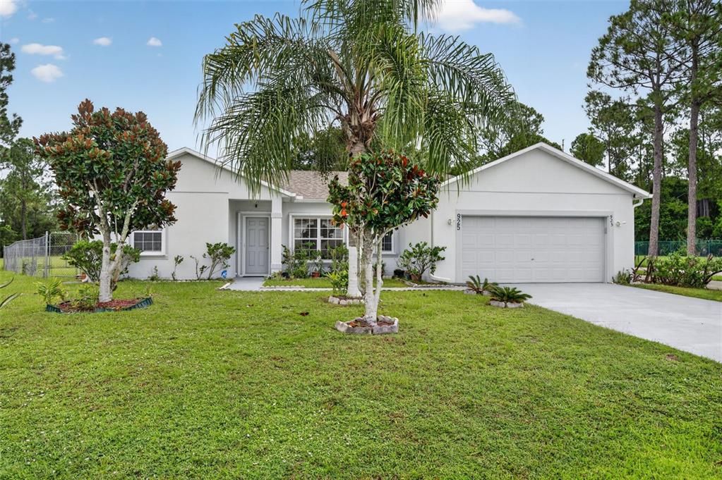 Active With Contract: $269,000 (3 beds, 2 baths, 1609 Square Feet)