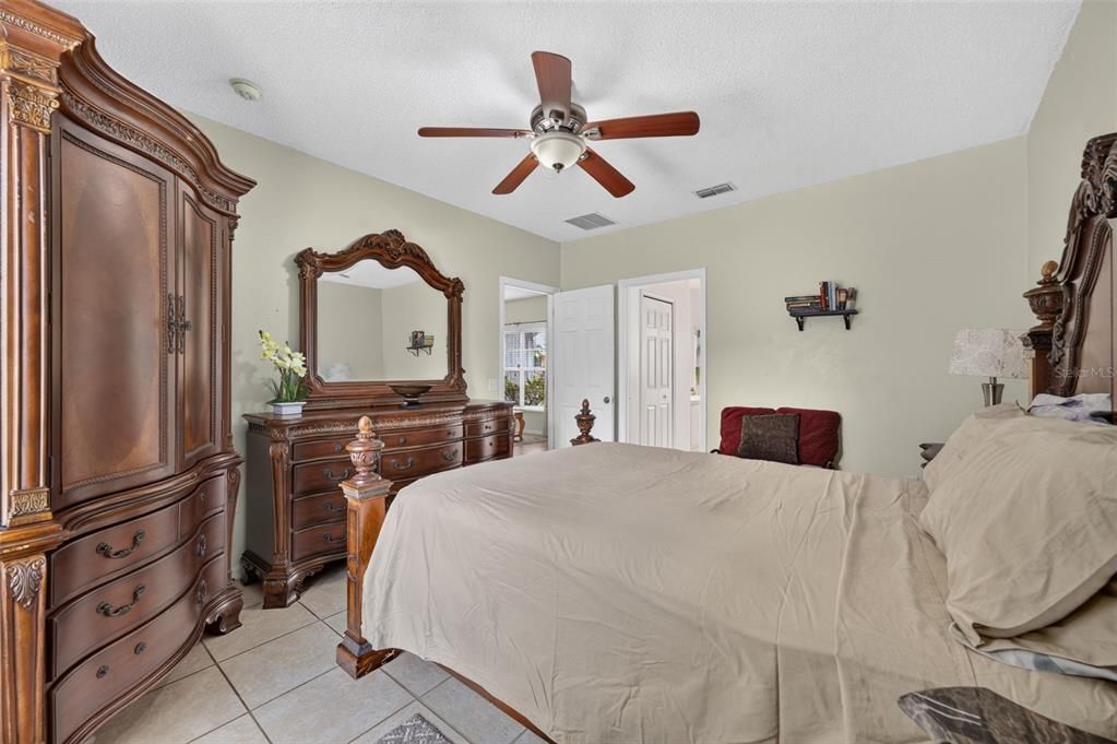 Active With Contract: $269,000 (3 beds, 2 baths, 1609 Square Feet)