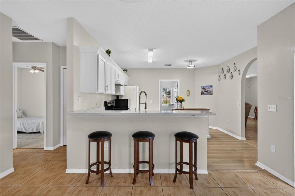 Active With Contract: $269,000 (3 beds, 2 baths, 1609 Square Feet)