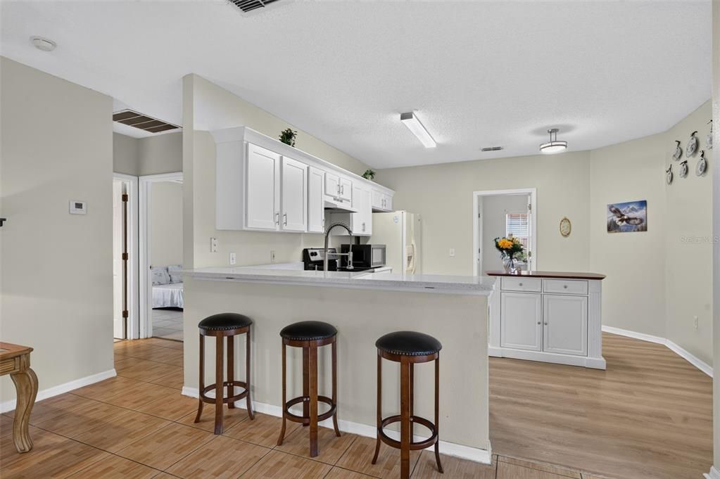Active With Contract: $269,000 (3 beds, 2 baths, 1609 Square Feet)