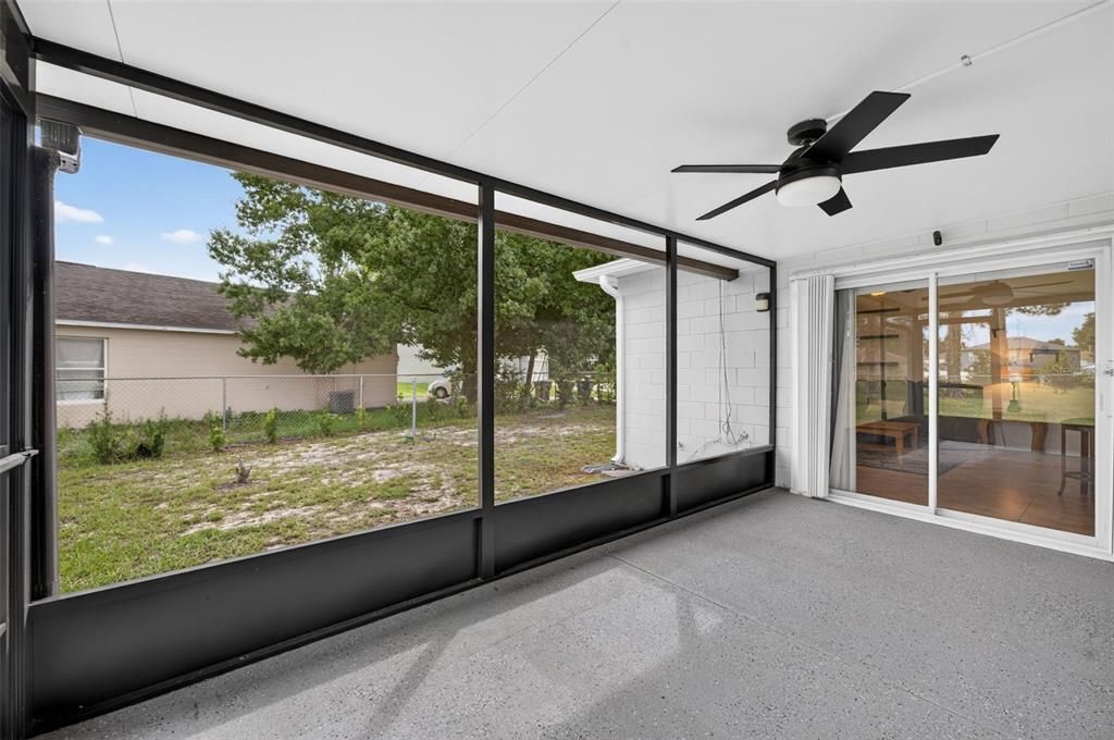 Active With Contract: $269,000 (3 beds, 2 baths, 1609 Square Feet)