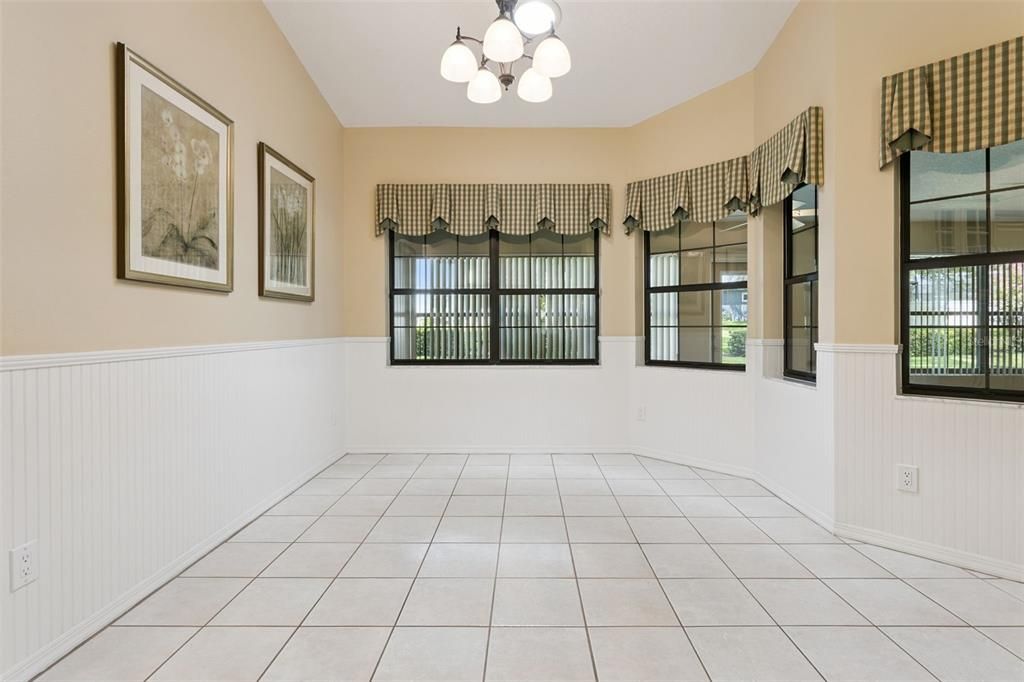 En Venta: $569,000 (4 camas, 3 baños, 3054 Pies cuadrados)