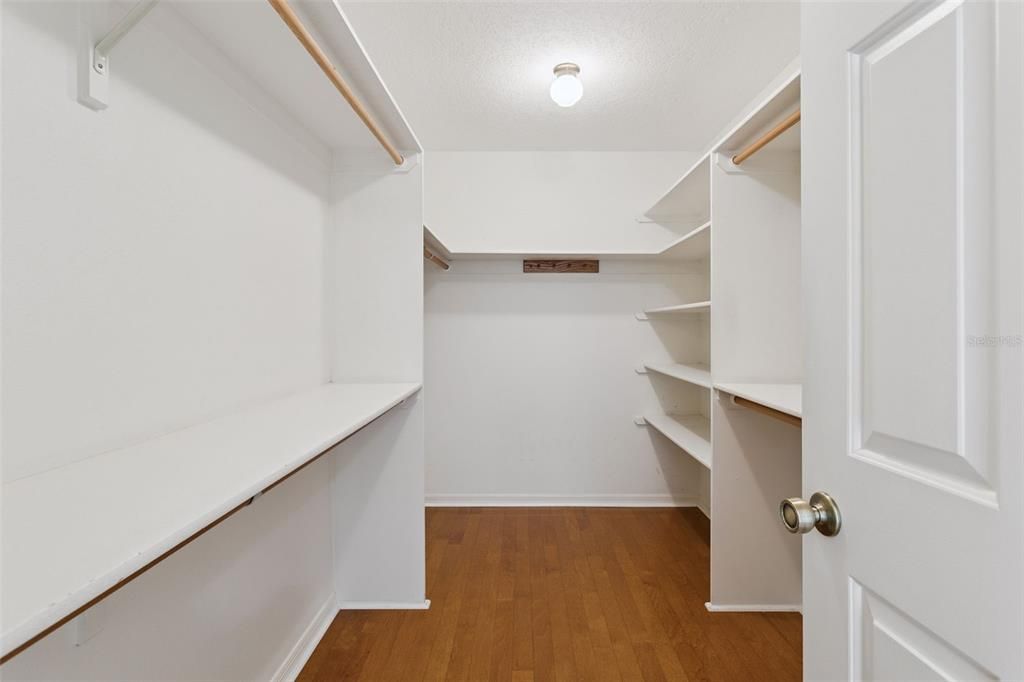 En Venta: $569,000 (4 camas, 3 baños, 3054 Pies cuadrados)