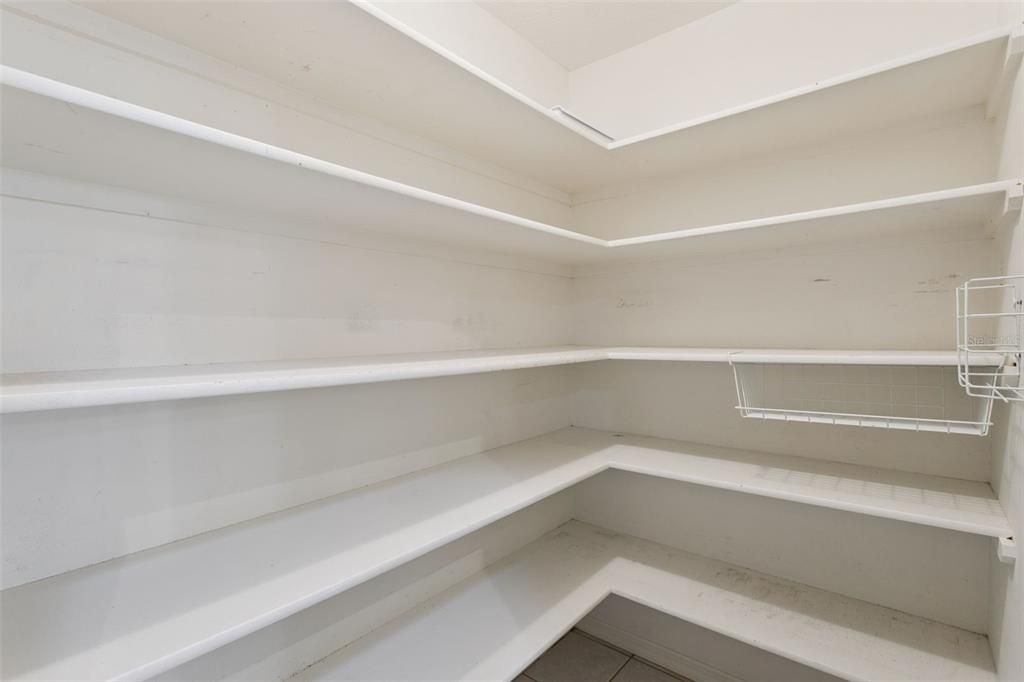 En Venta: $569,000 (4 camas, 3 baños, 3054 Pies cuadrados)