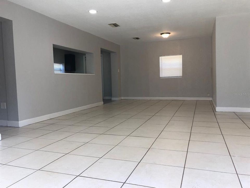 For Rent: $2,600 (3 beds, 2 baths, 1171 Square Feet)