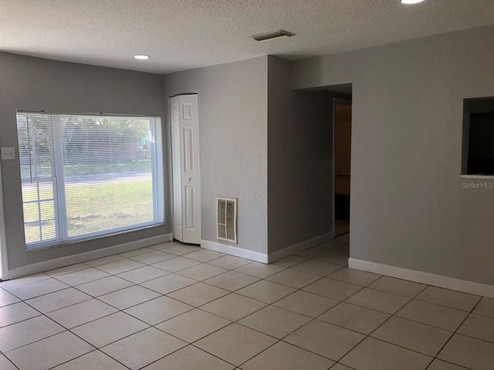 For Rent: $2,600 (3 beds, 2 baths, 1171 Square Feet)