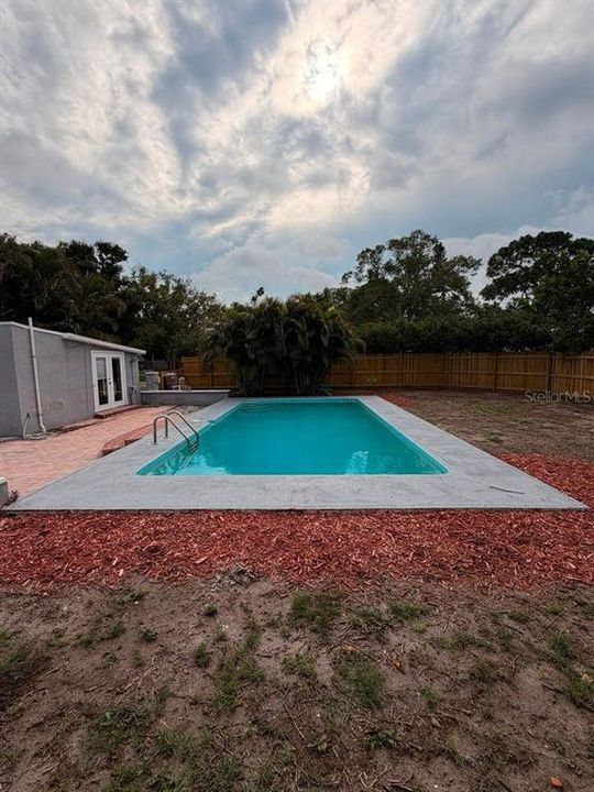 For Rent: $2,600 (3 beds, 2 baths, 1171 Square Feet)