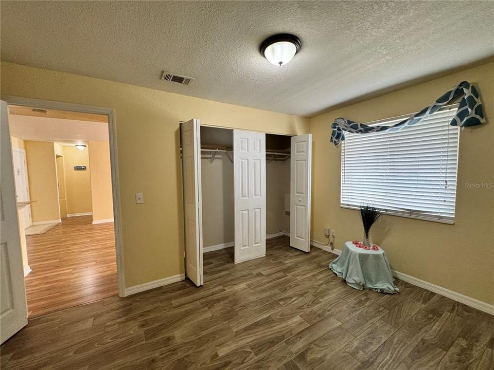 For Sale: $142,000 (2 beds, 2 baths, 918 Square Feet)