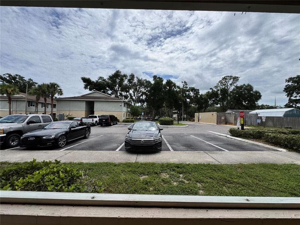 For Sale: $142,000 (2 beds, 2 baths, 918 Square Feet)
