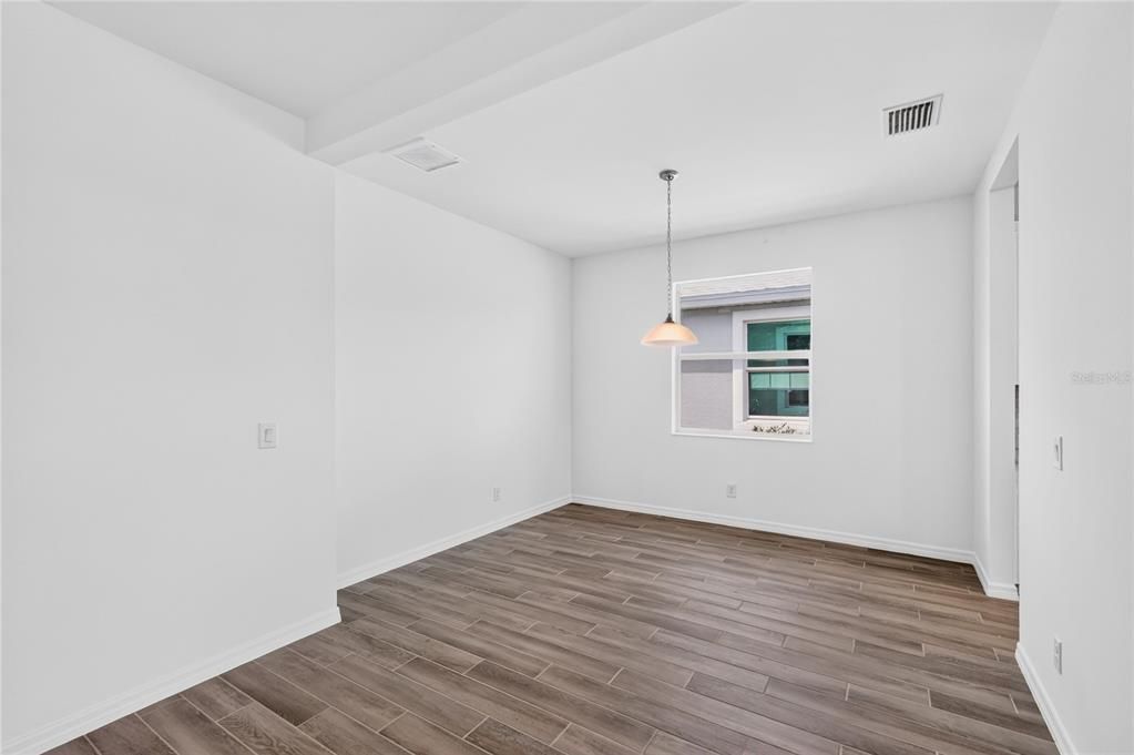 На продажу: $455,990 (3 спален, 2 ванн, 1643 Квадратных фут)