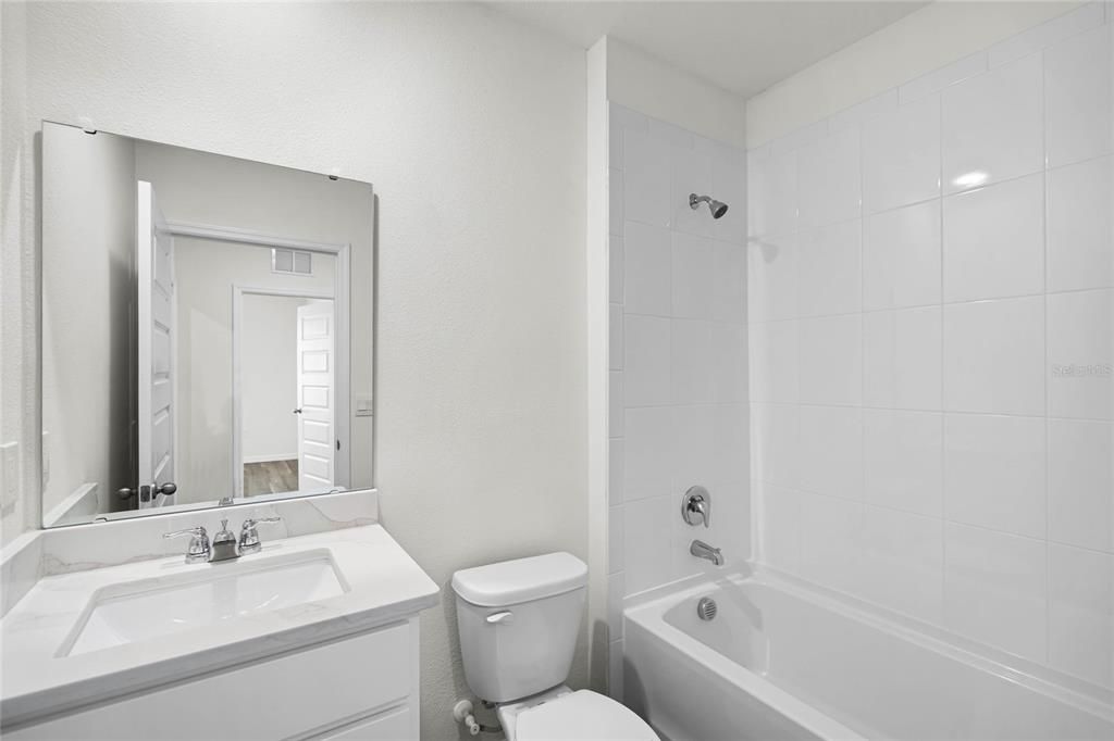 На продажу: $309,990 (3 спален, 2 ванн, 1593 Квадратных фут)