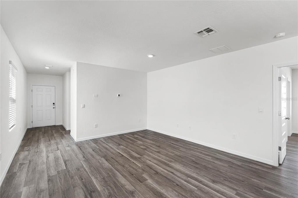 На продажу: $309,990 (3 спален, 2 ванн, 1593 Квадратных фут)