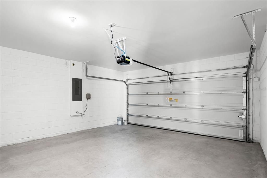 На продажу: $309,990 (3 спален, 2 ванн, 1593 Квадратных фут)