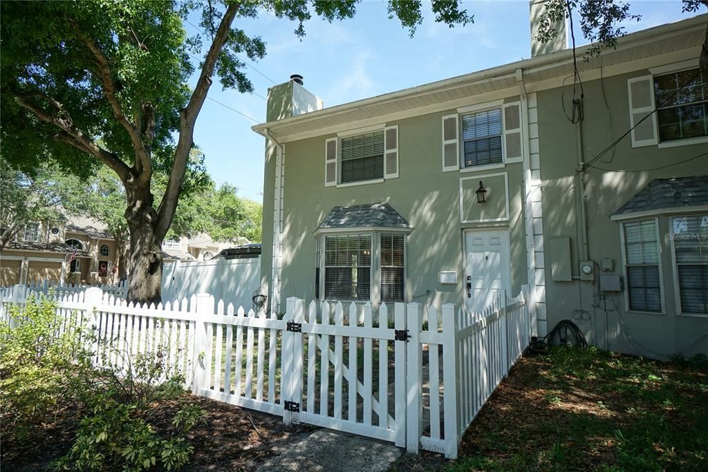 For Rent: $3,195 (2 beds, 2 baths, 1438 Square Feet)