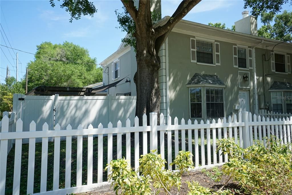 For Rent: $3,195 (2 beds, 2 baths, 1438 Square Feet)