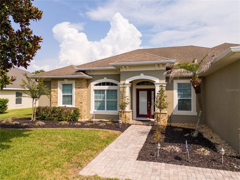Active With Contract: $695,000 (5 beds, 4 baths, 2856 Square Feet)