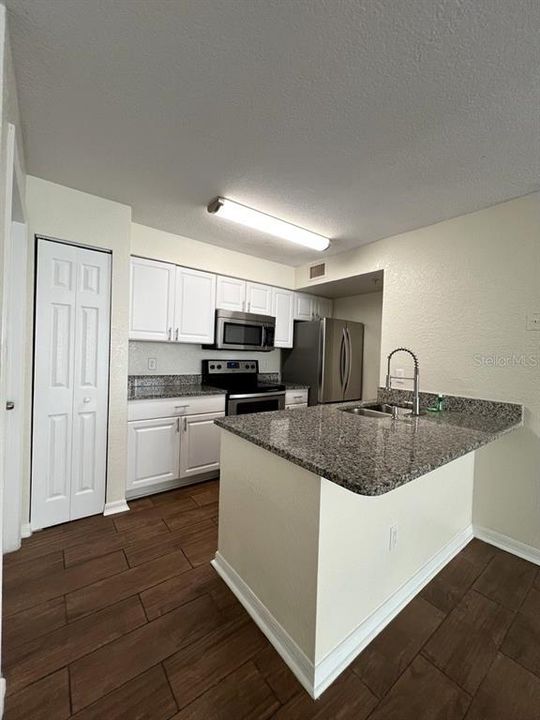 В аренду: $1,595 (2 спален, 2 ванн, 1026 Квадратных фут)