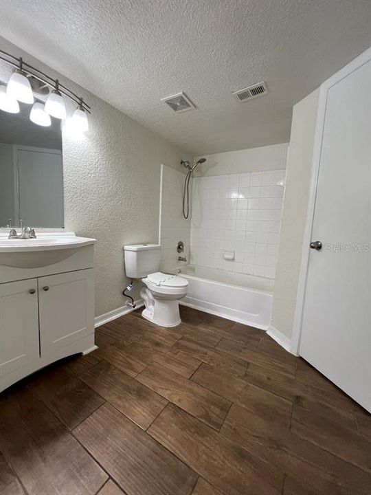 В аренду: $1,595 (2 спален, 2 ванн, 1026 Квадратных фут)