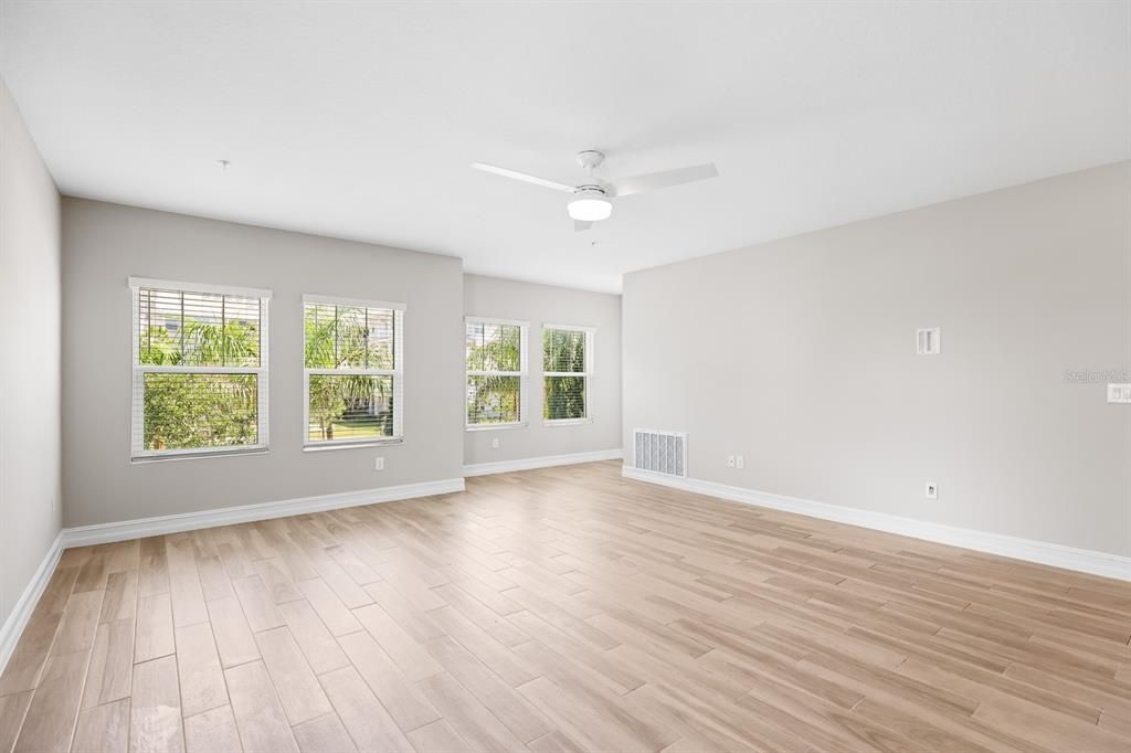 For Sale: $835,000 (4 beds, 3 baths, 2524 Square Feet)