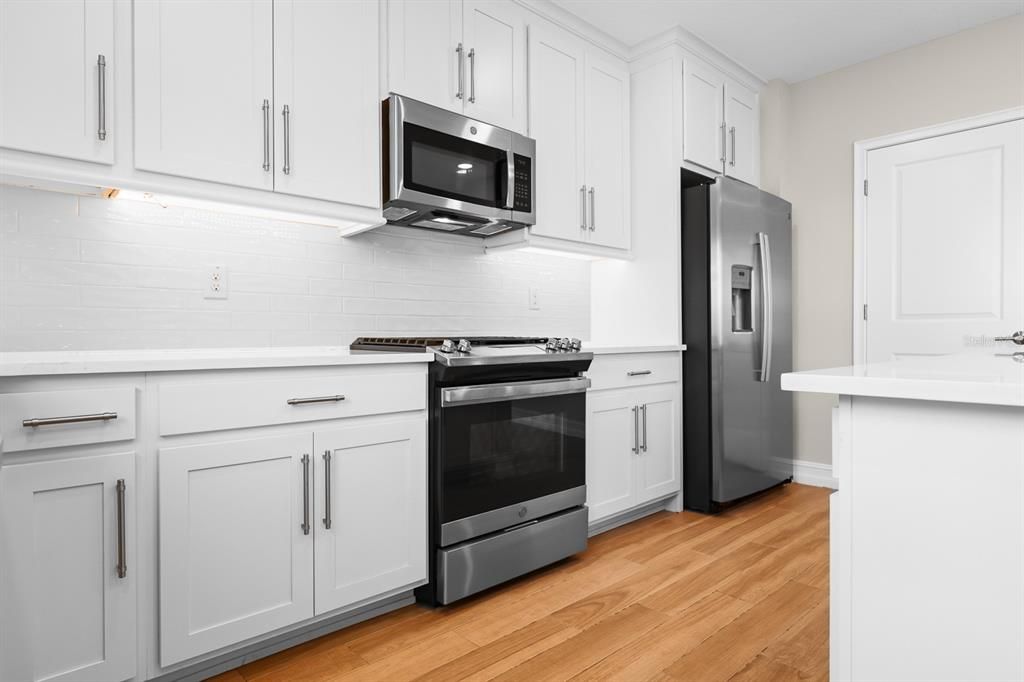 For Sale: $835,000 (4 beds, 3 baths, 2524 Square Feet)