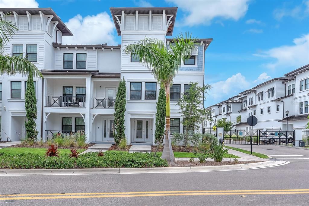 For Sale: $835,000 (4 beds, 3 baths, 2524 Square Feet)