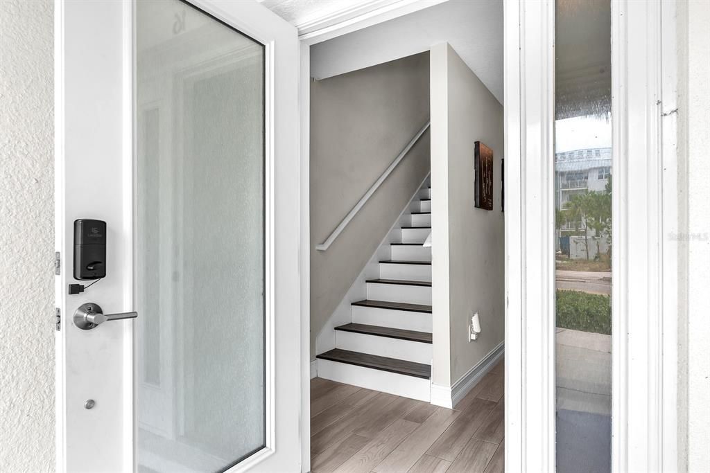 For Sale: $835,000 (4 beds, 3 baths, 2524 Square Feet)