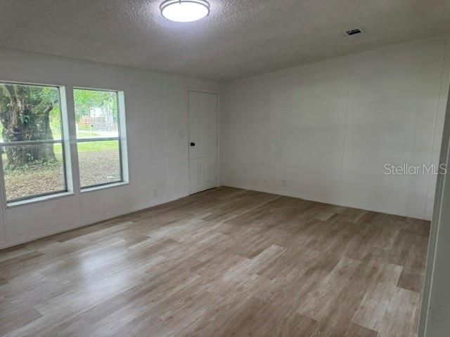For Sale: $279,000 (4 beds, 2 baths, 1809 Square Feet)